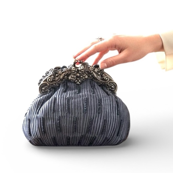 Vintage Elegant Beaded Handkerchief Grey Embellished Silver Silk Evening Bag - Picture 8 of 13